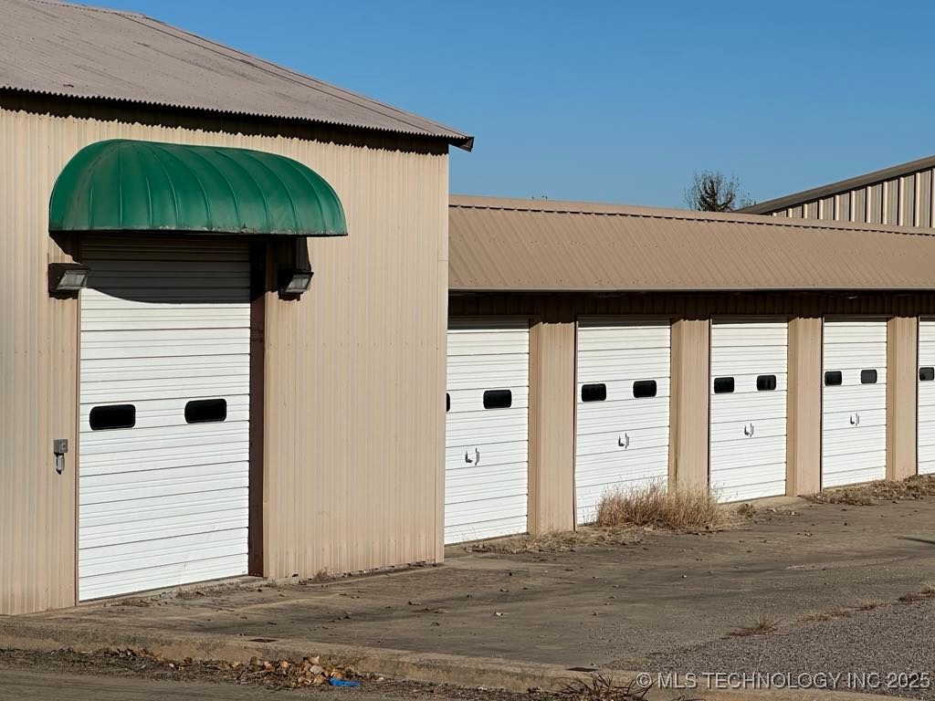 4100 N Broadway Property Photo 5