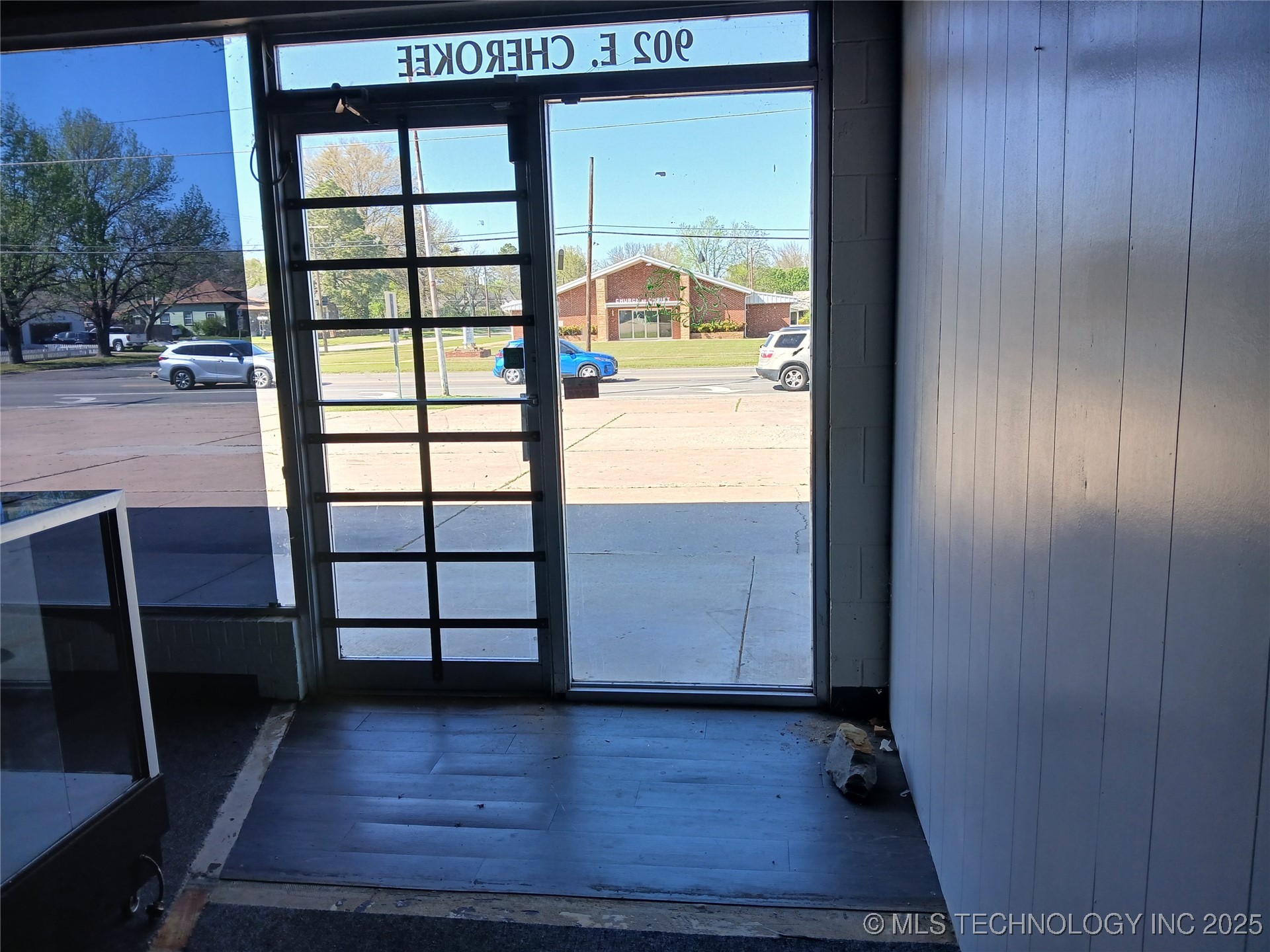 902 E Cherokee Street Property Photo 2