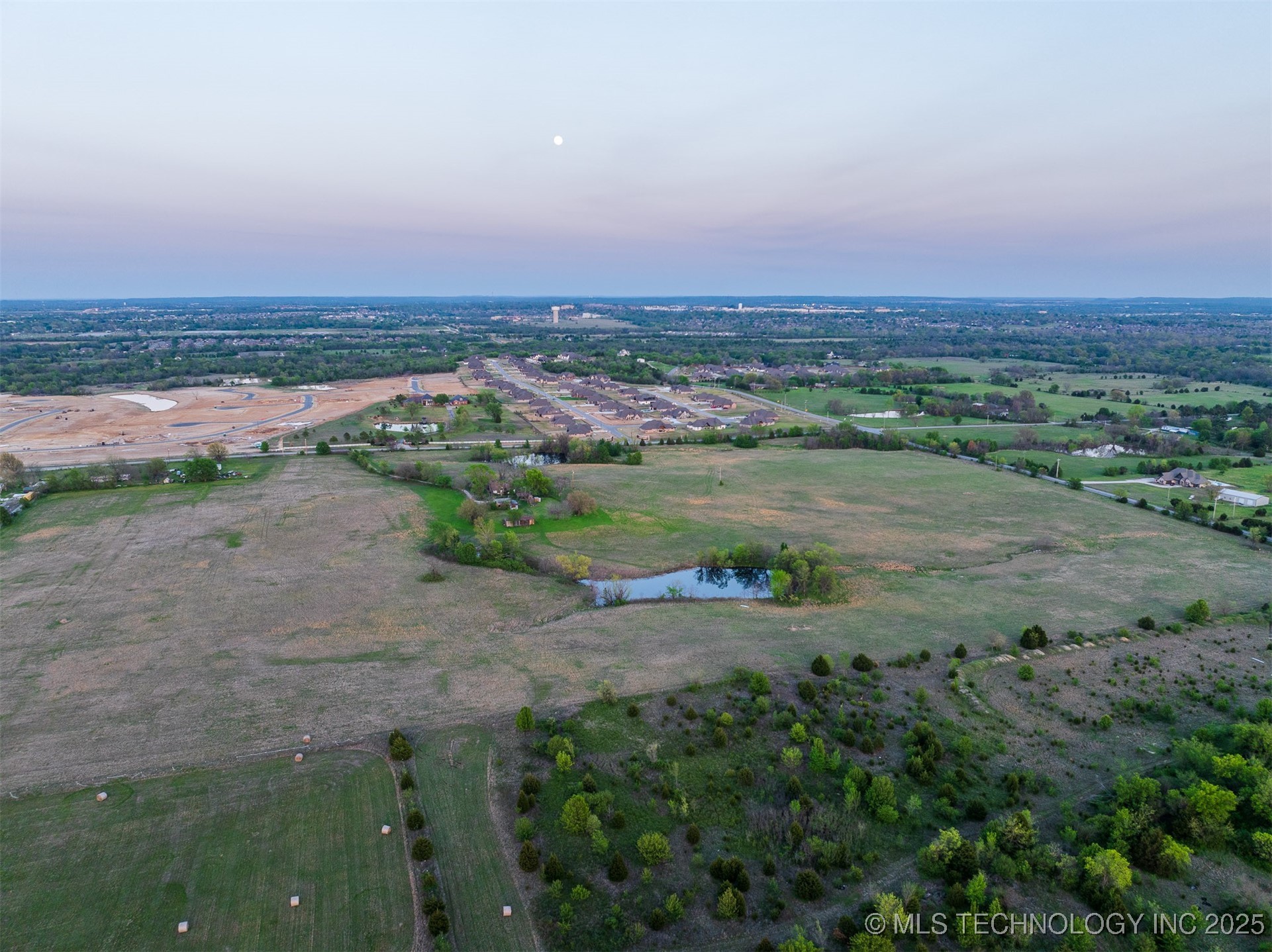 5 N Memorial Drive Property Photo 1