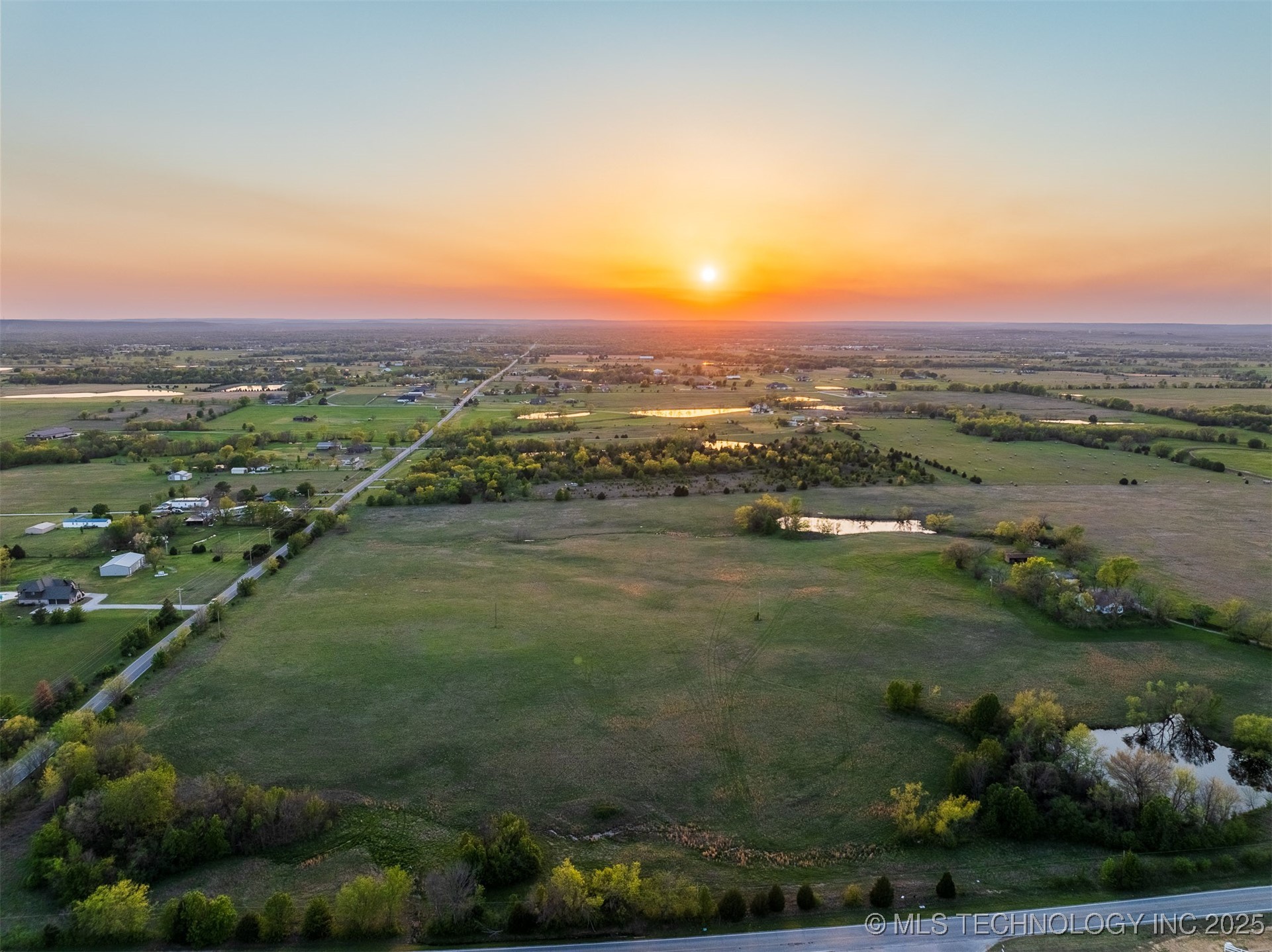 9 N Memorial Drive Property Photo 1