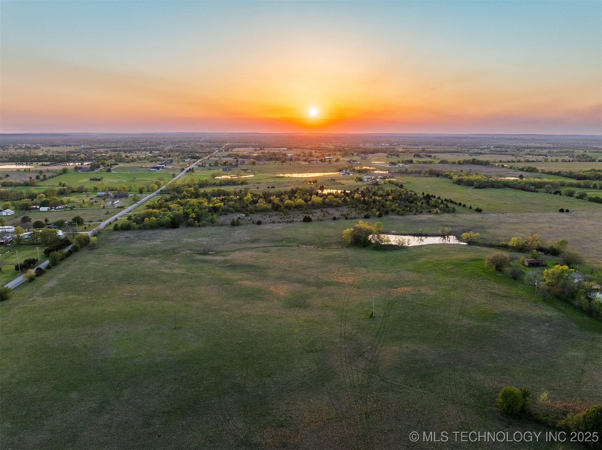 9 N Memorial Drive Property Photo 2