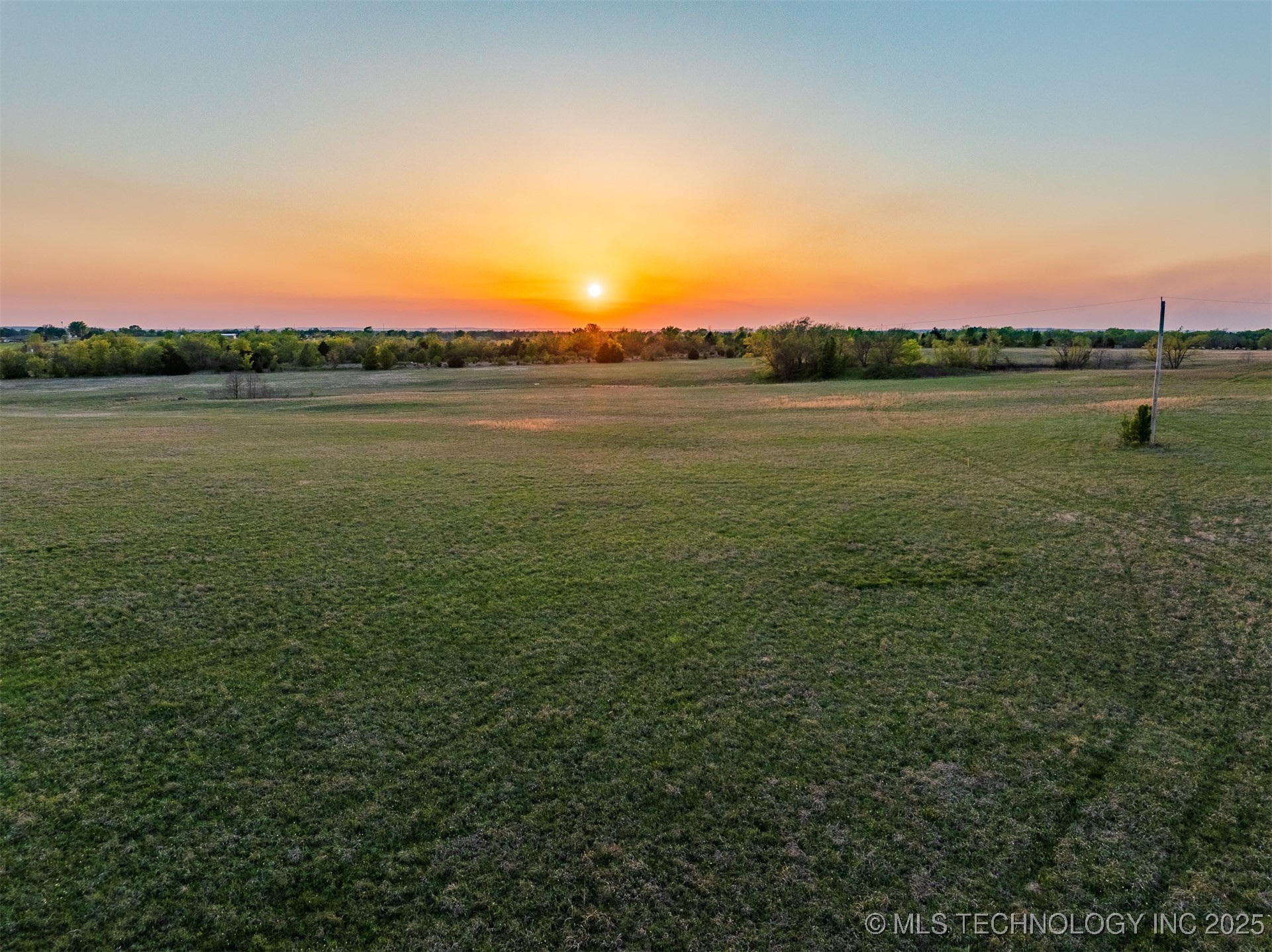 9 N Memorial Drive Property Photo 3