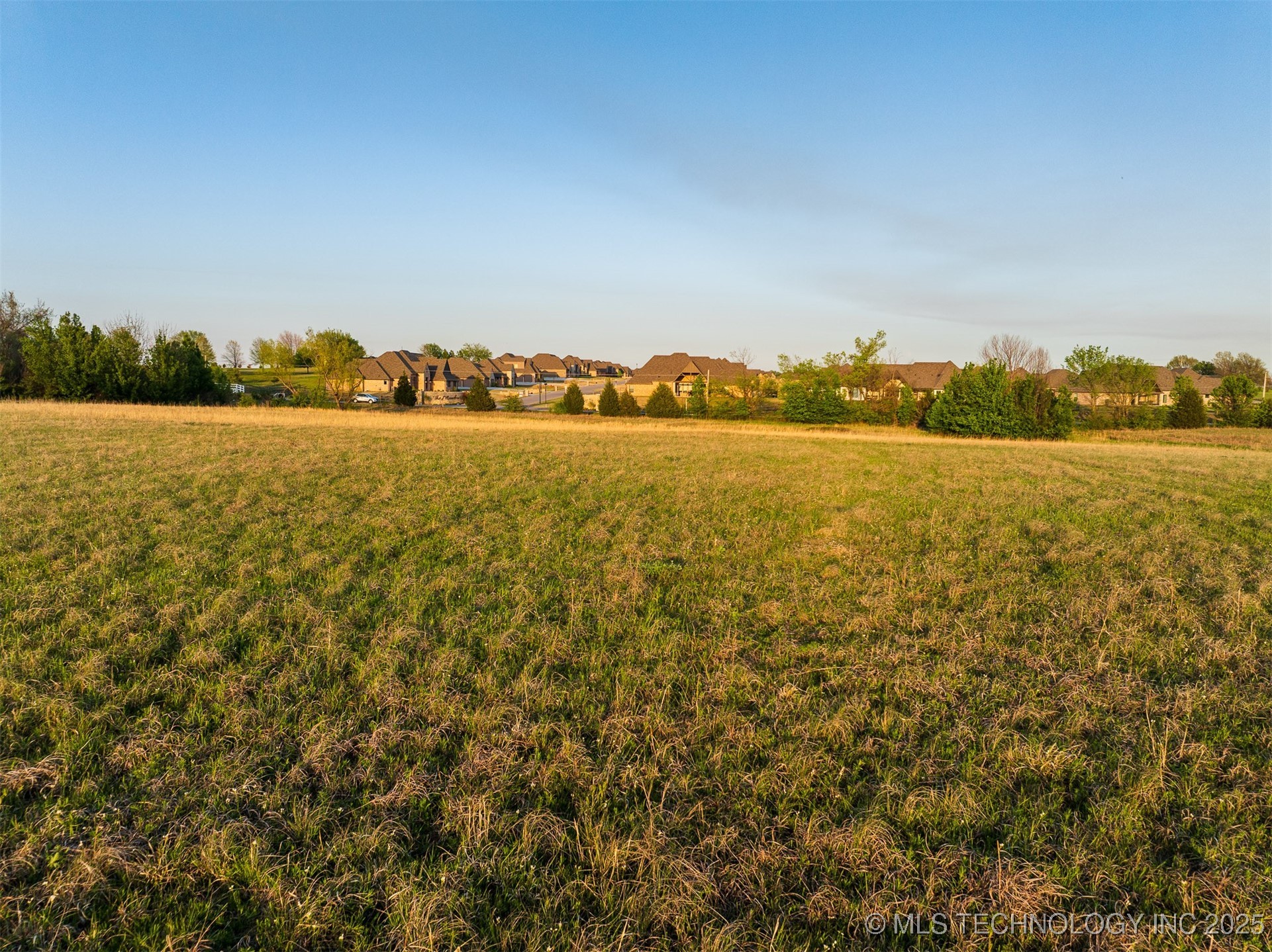 9 N Memorial Drive Property Photo 7