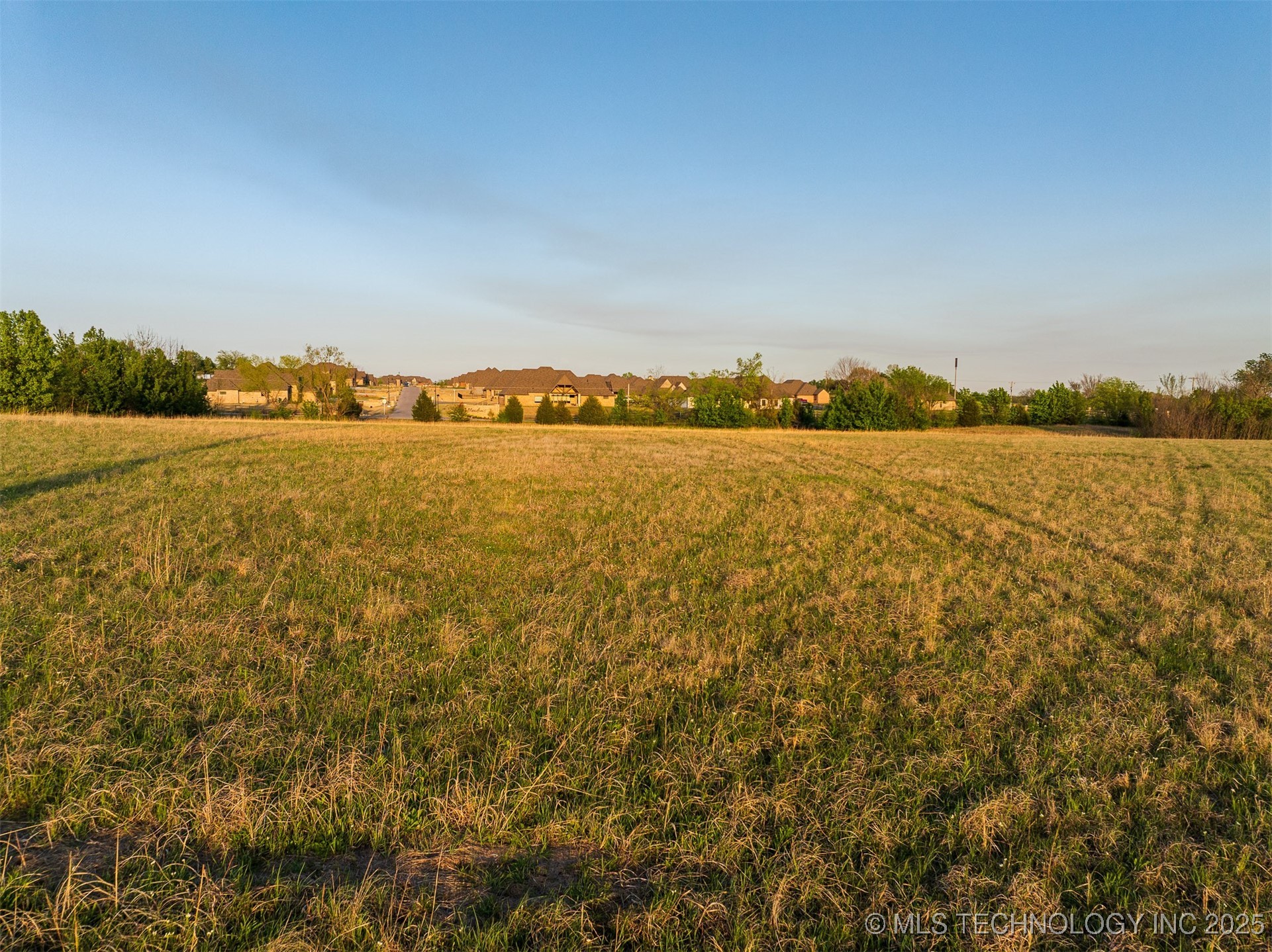 9 N Memorial Drive Property Photo 9