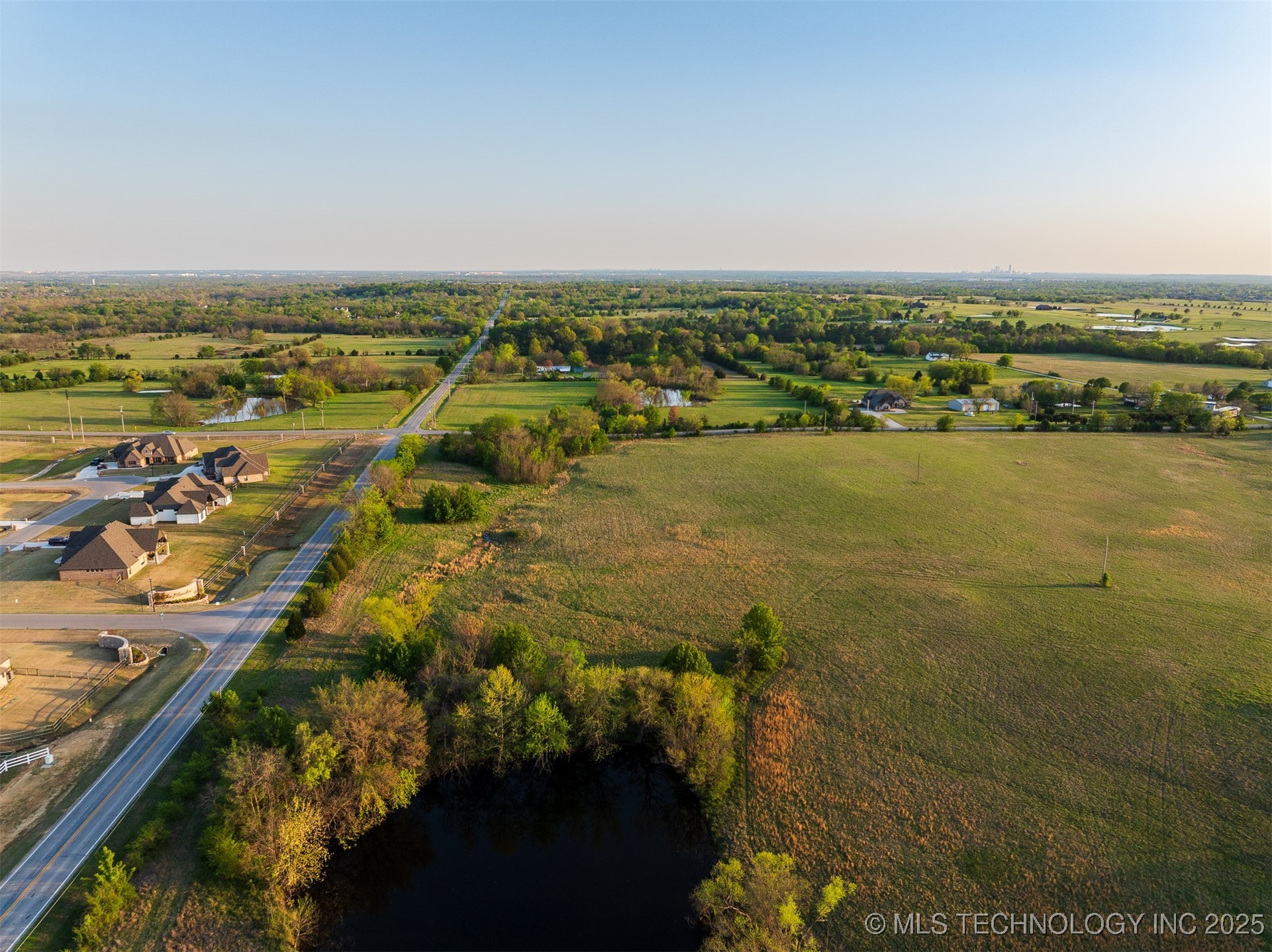 9 N Memorial Drive Property Photo 17