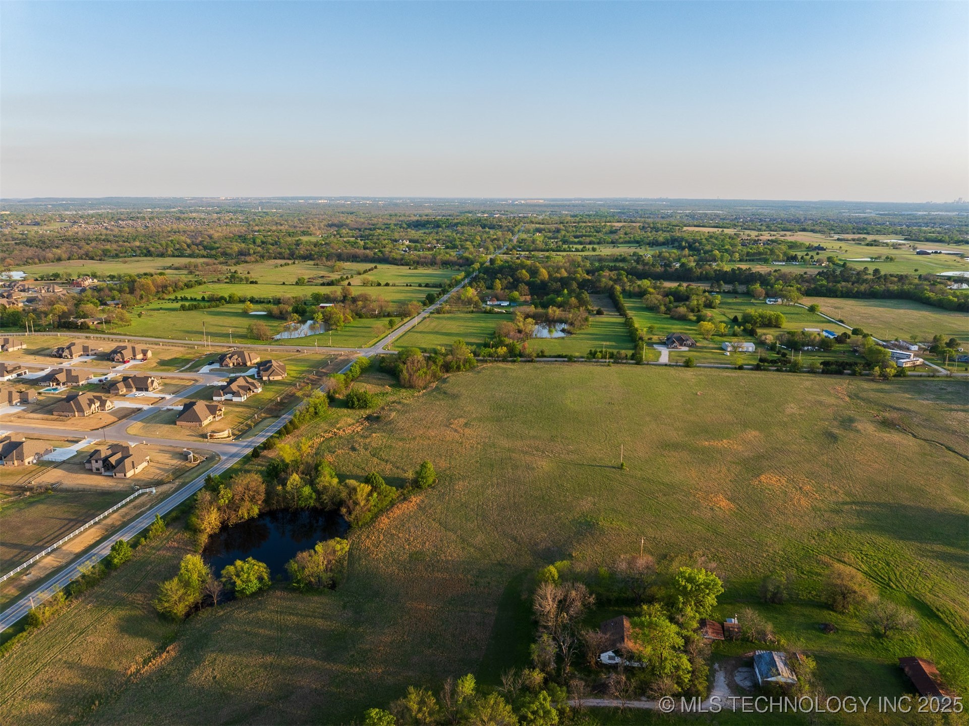 9 N Memorial Drive Property Photo 23