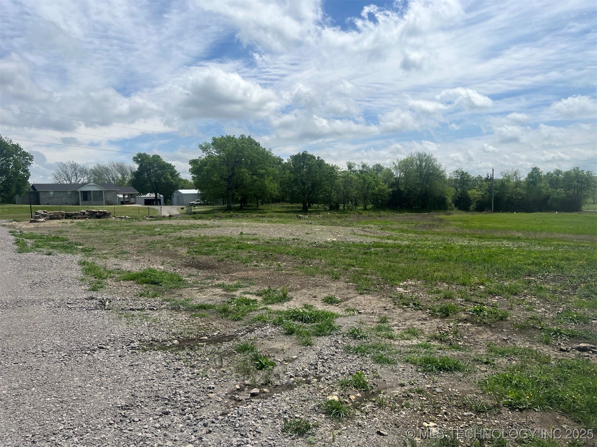 16981 W 828 Road Property Photo 3