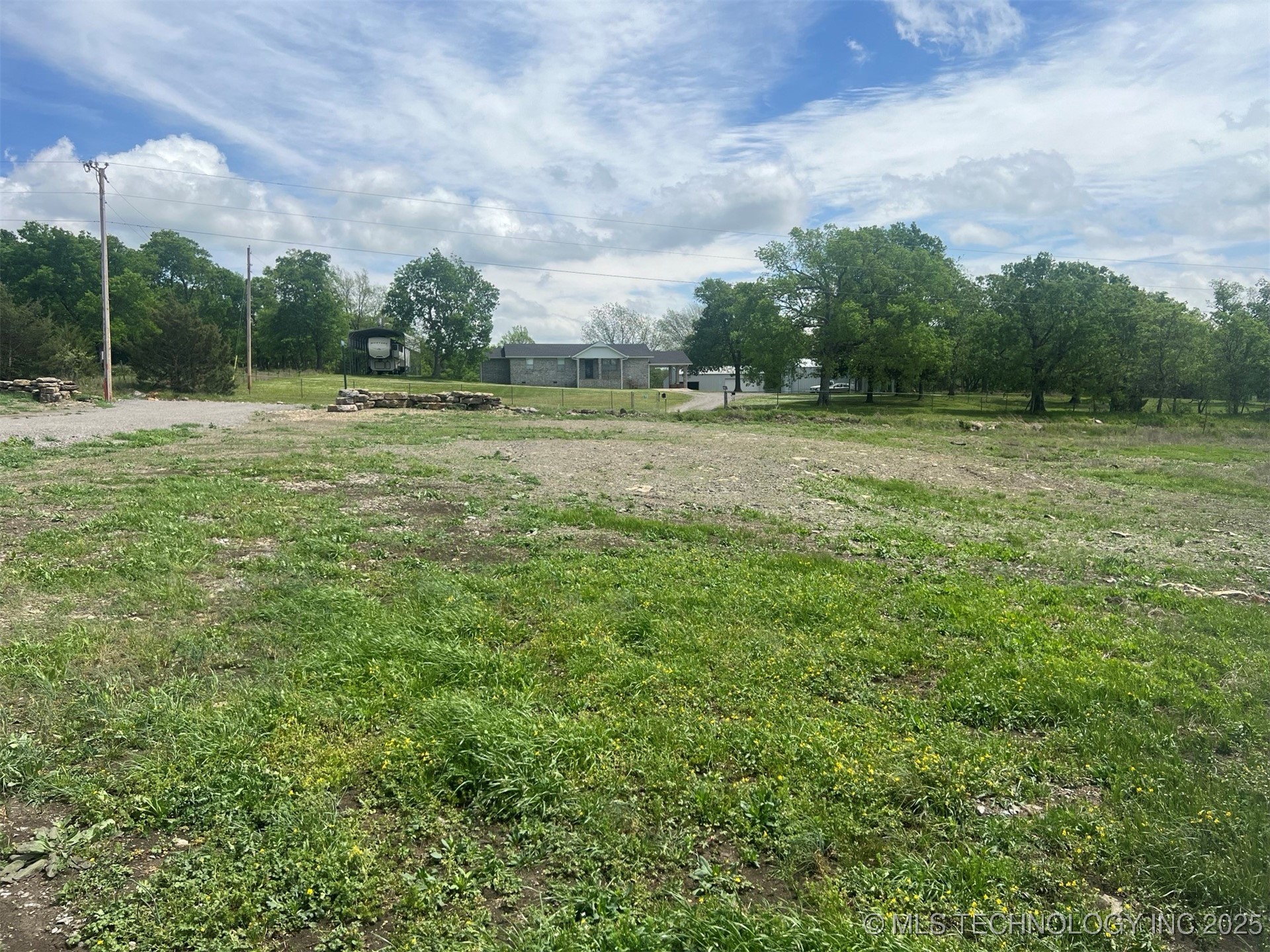 16981 W 828 Road Property Photo 6