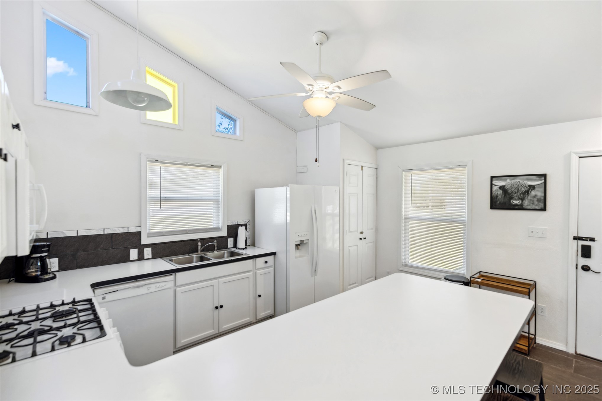 444389 E Northridge Drive Property Photo 8