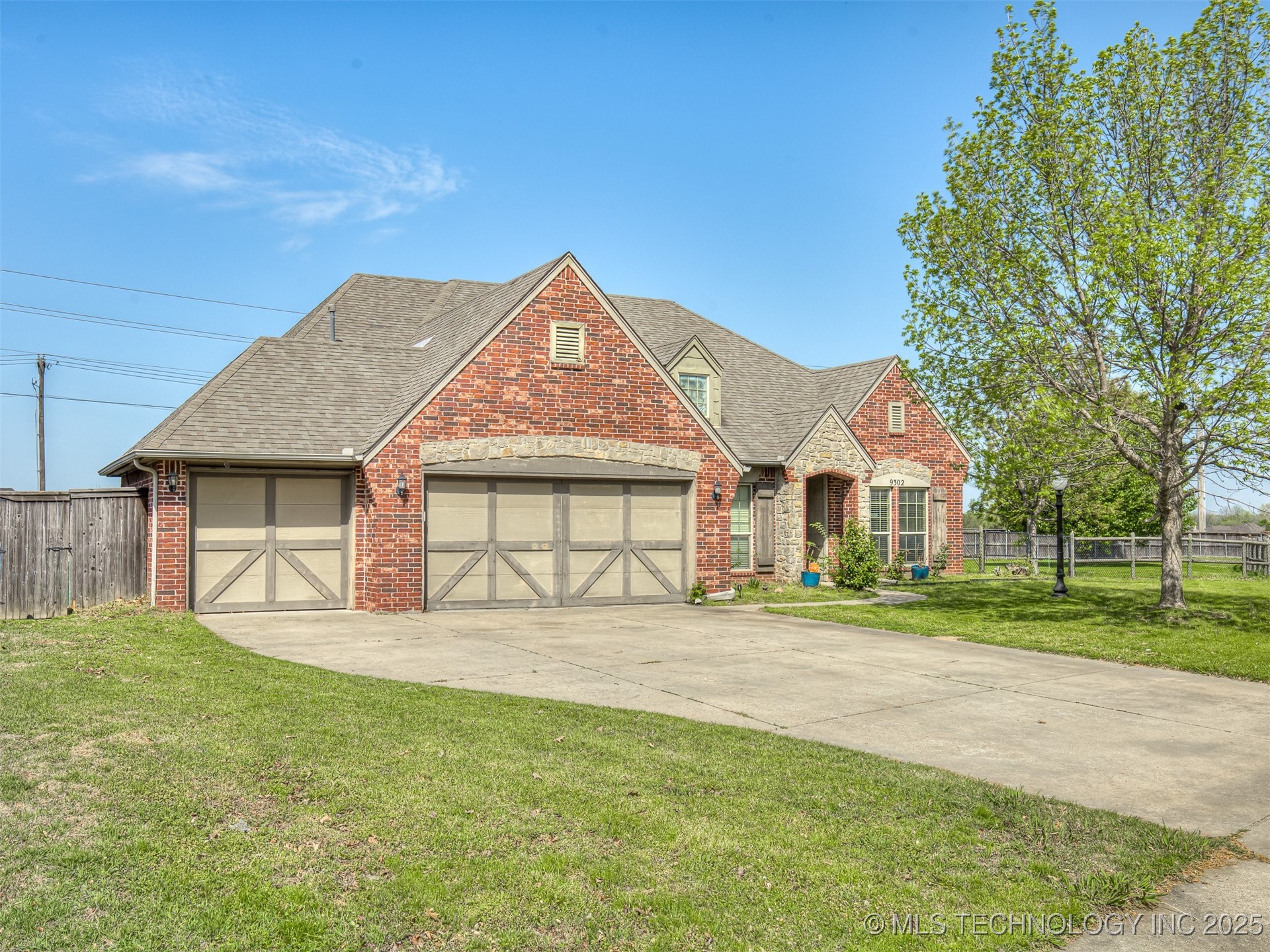 9302 N 98th East Court Property Photo 3