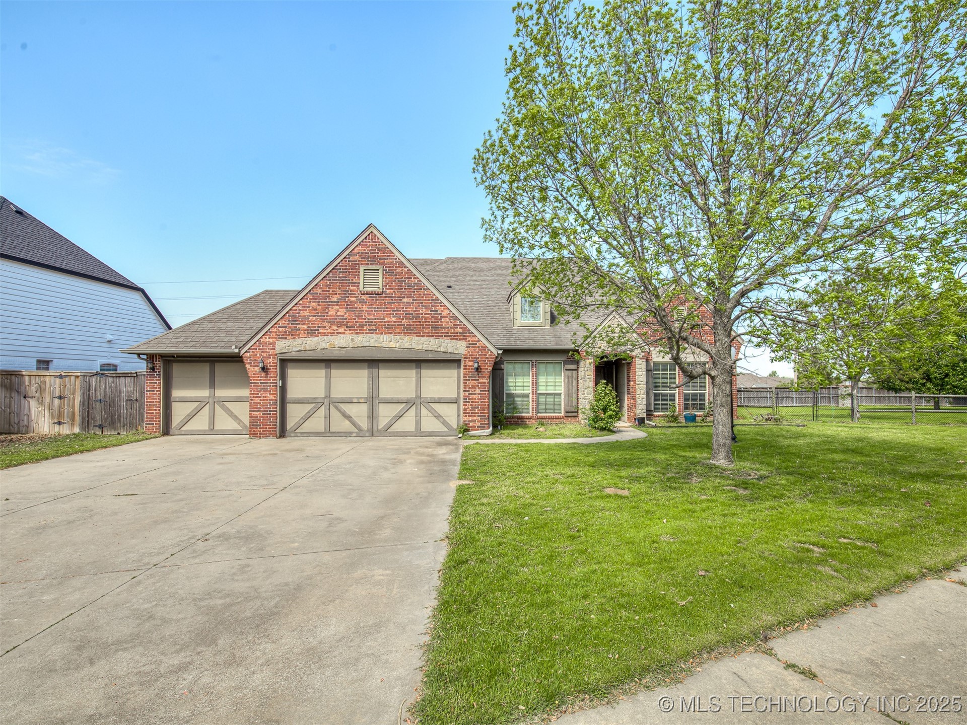 9302 N 98th East Court Property Photo 4