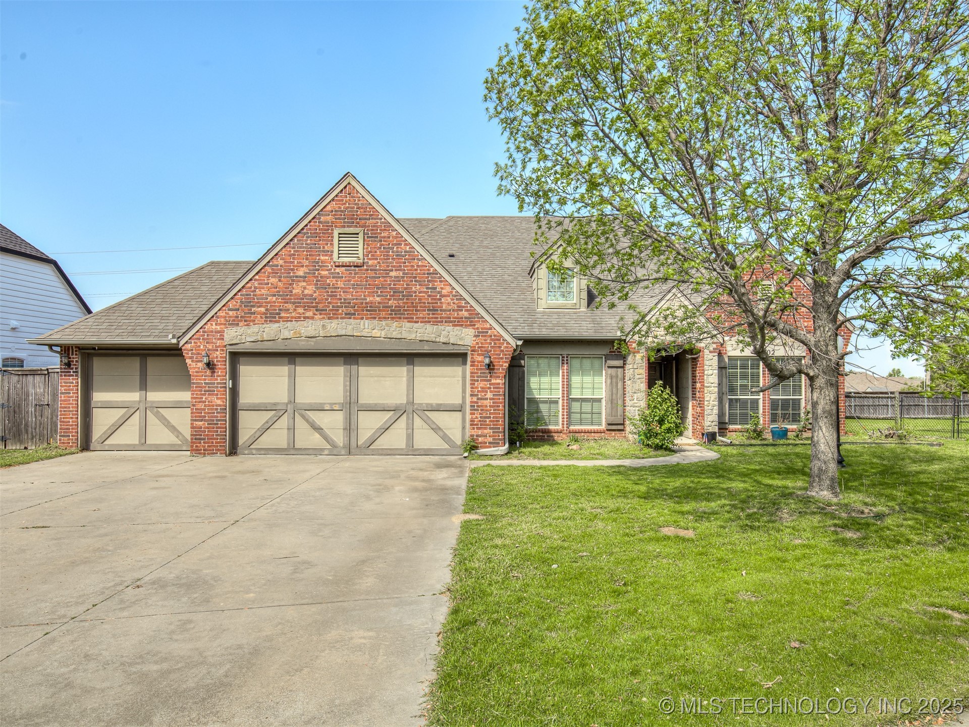 9302 N 98th East Court Property Photo 5