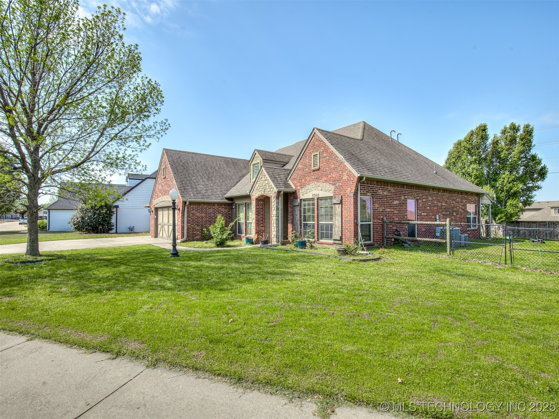 9302 N 98th East Court Property Photo 7