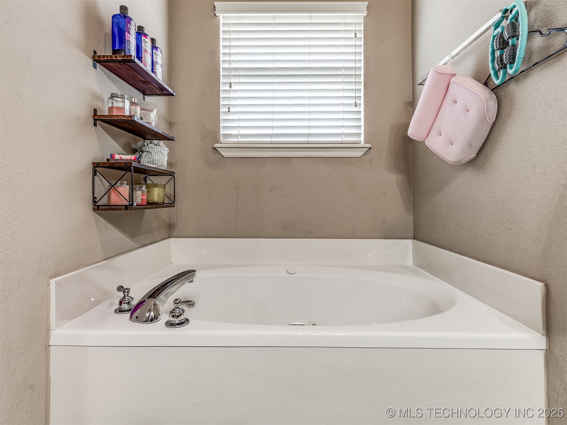 9302 N 98th East Court Property Photo 42