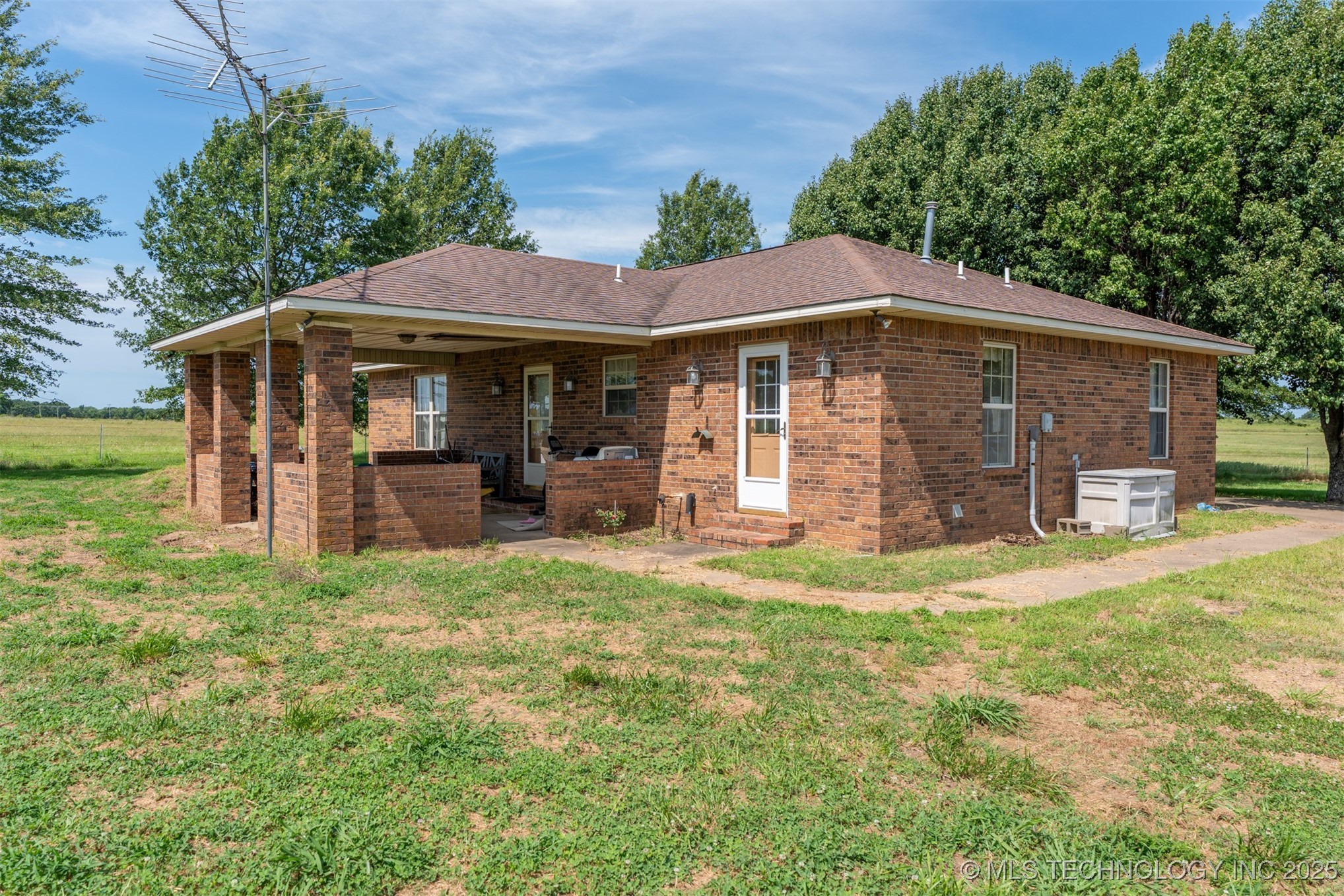 384045 E 1040 Road Property Photo 22