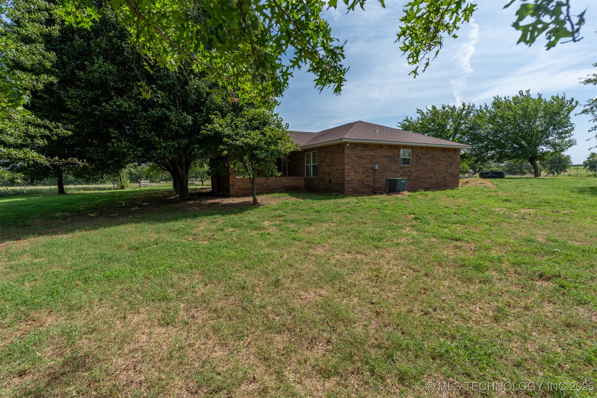 384045 E 1040 Road Property Photo 25
