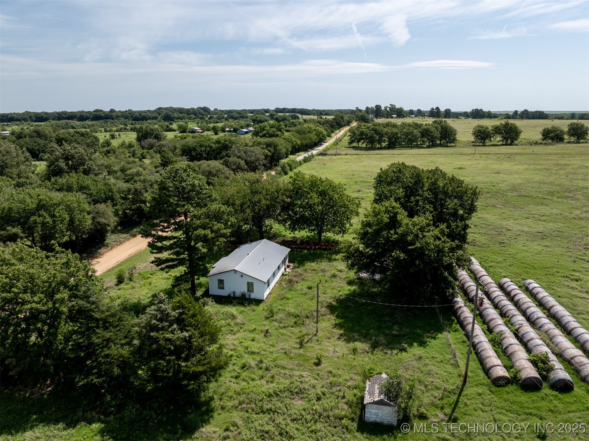 384045 E 1040 Road Property Photo 29