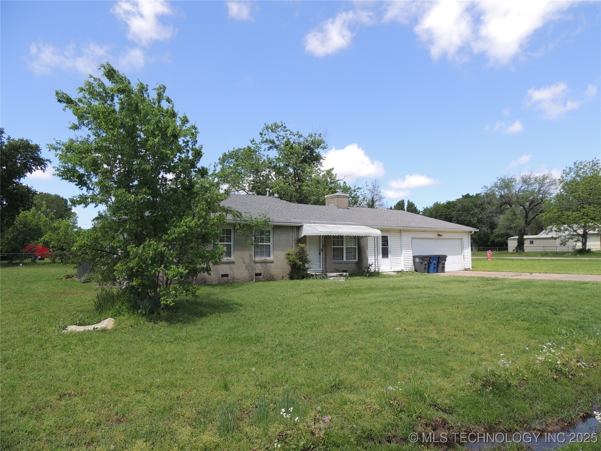 906 S 85th East Avenue Property Photo 3