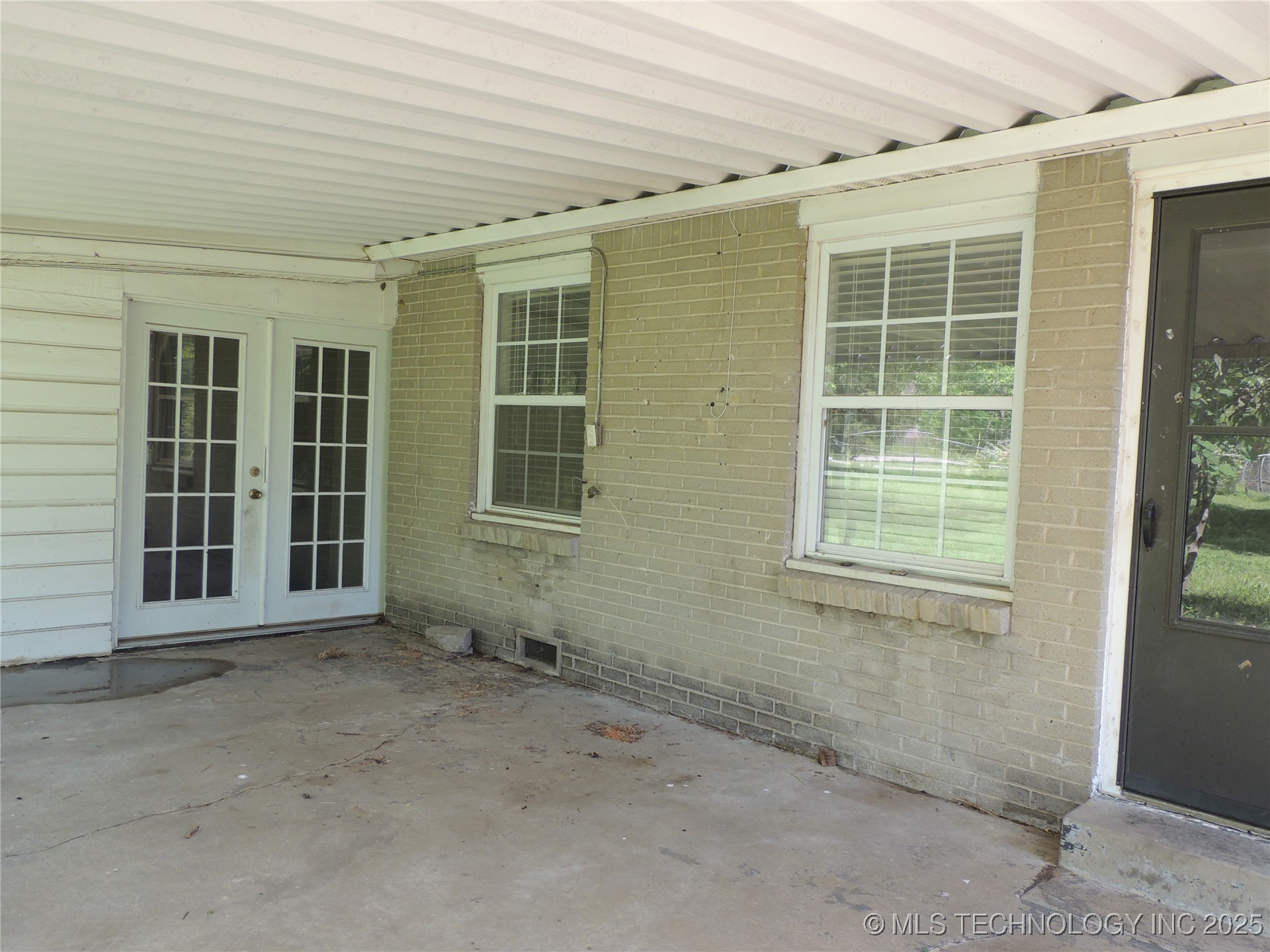 906 S 85th East Avenue Property Photo 10