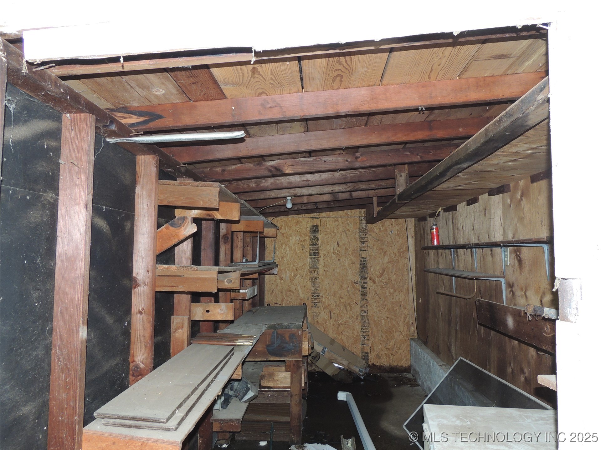 906 S 85th East Avenue Property Photo 12