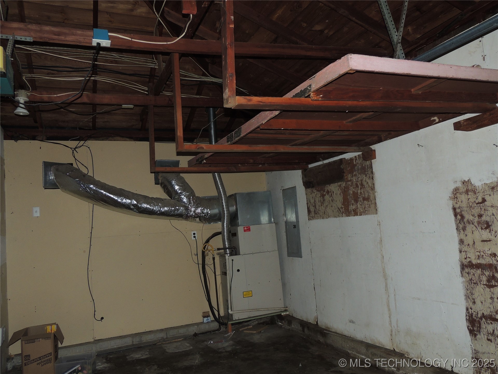 906 S 85th East Avenue Property Photo 14