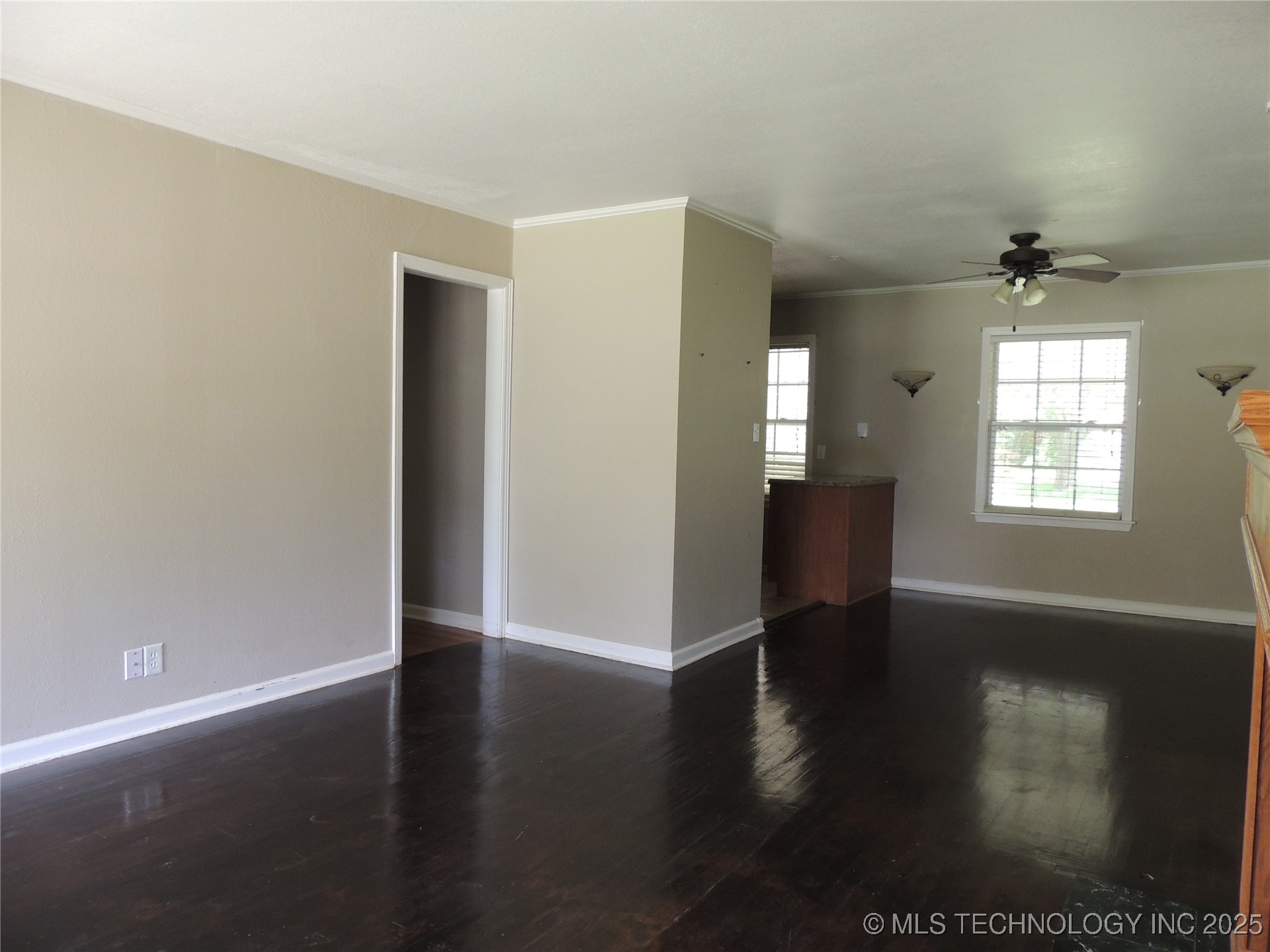 906 S 85th East Avenue Property Photo 17