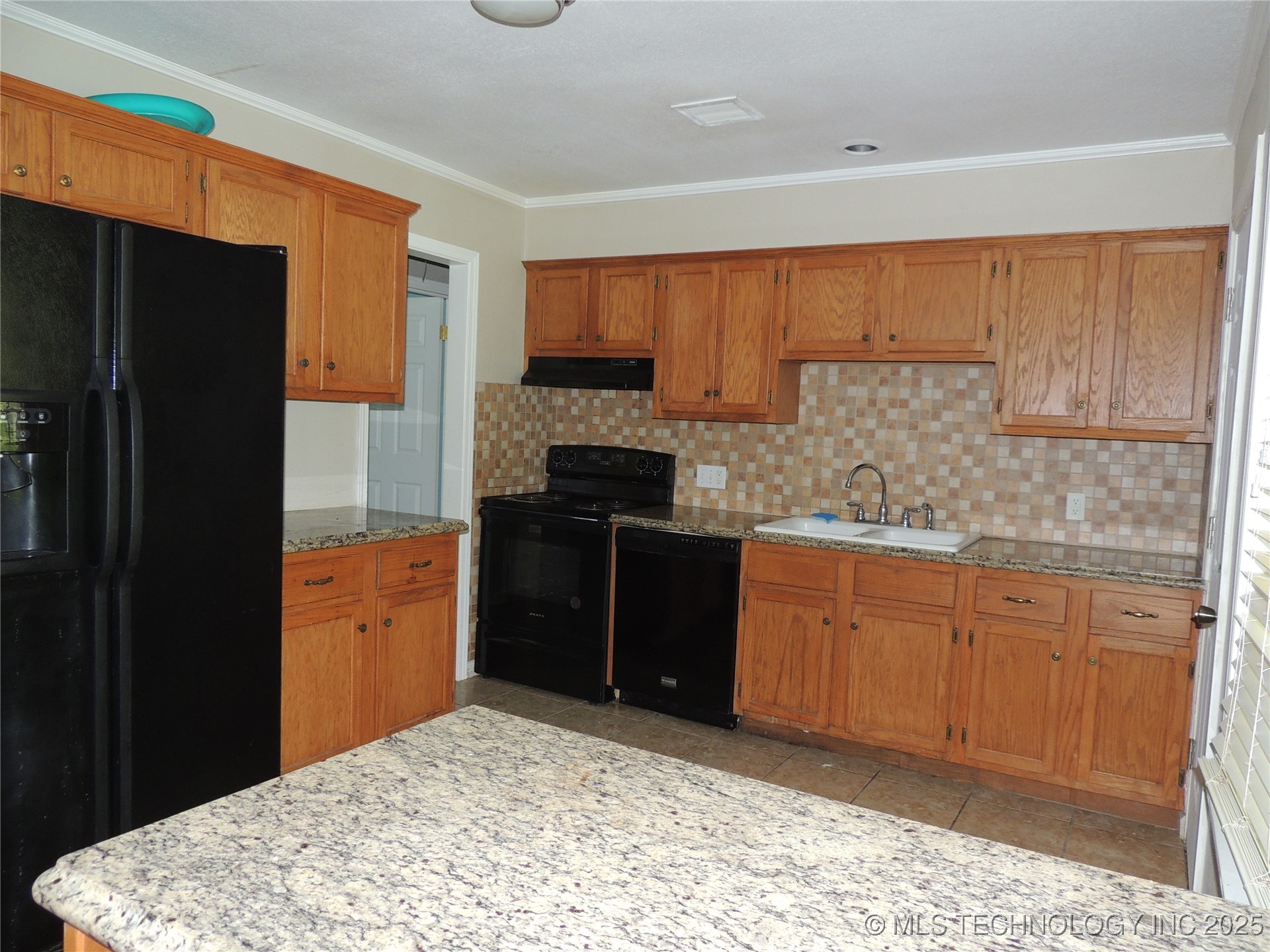 906 S 85th East Avenue Property Photo 21