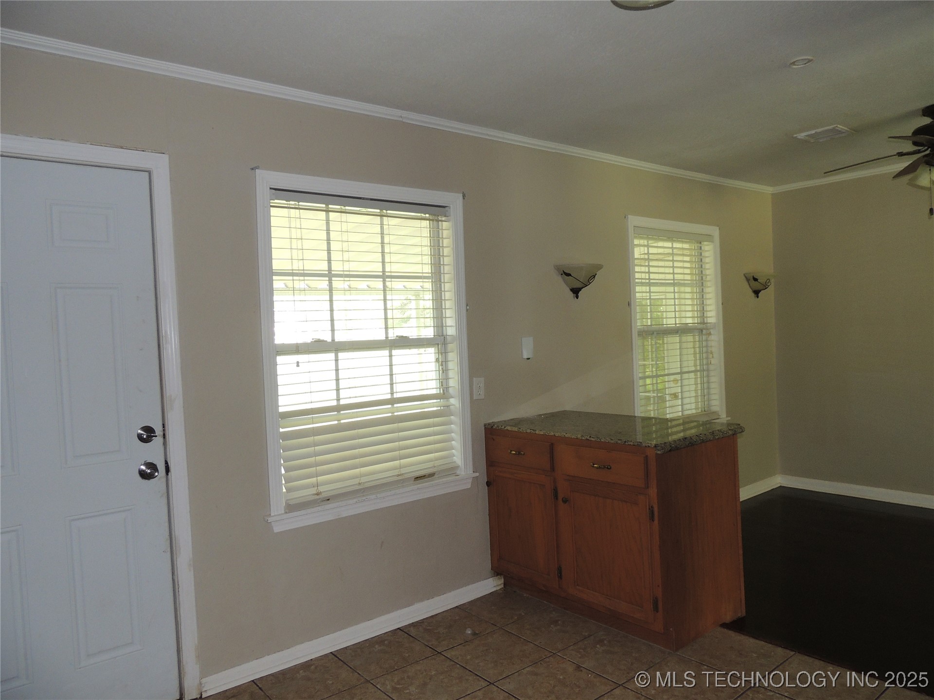 906 S 85th East Avenue Property Photo 23