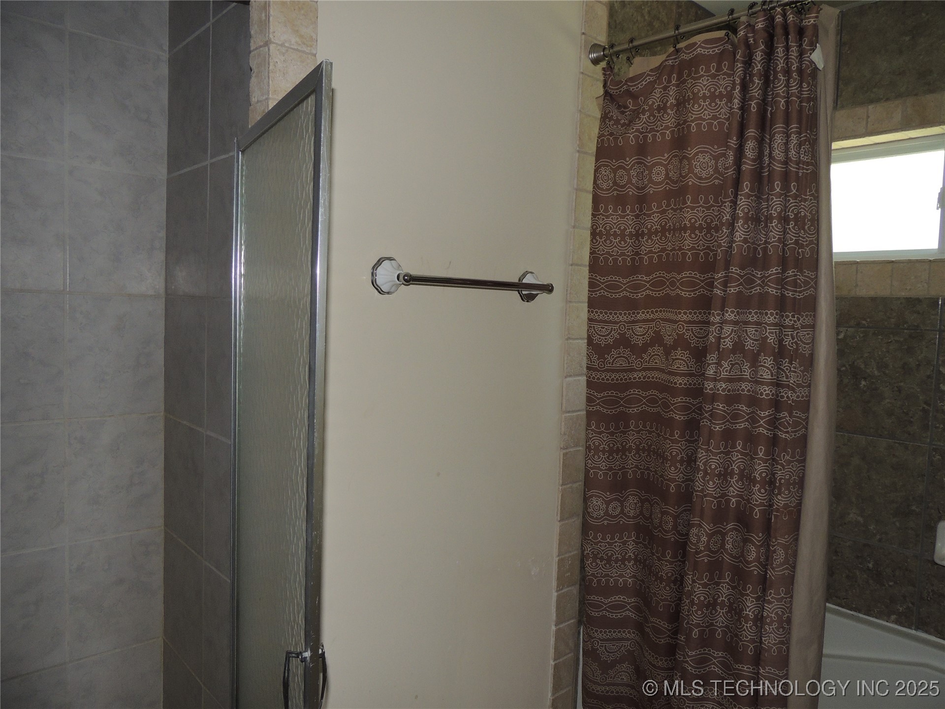 906 S 85th East Avenue Property Photo 28