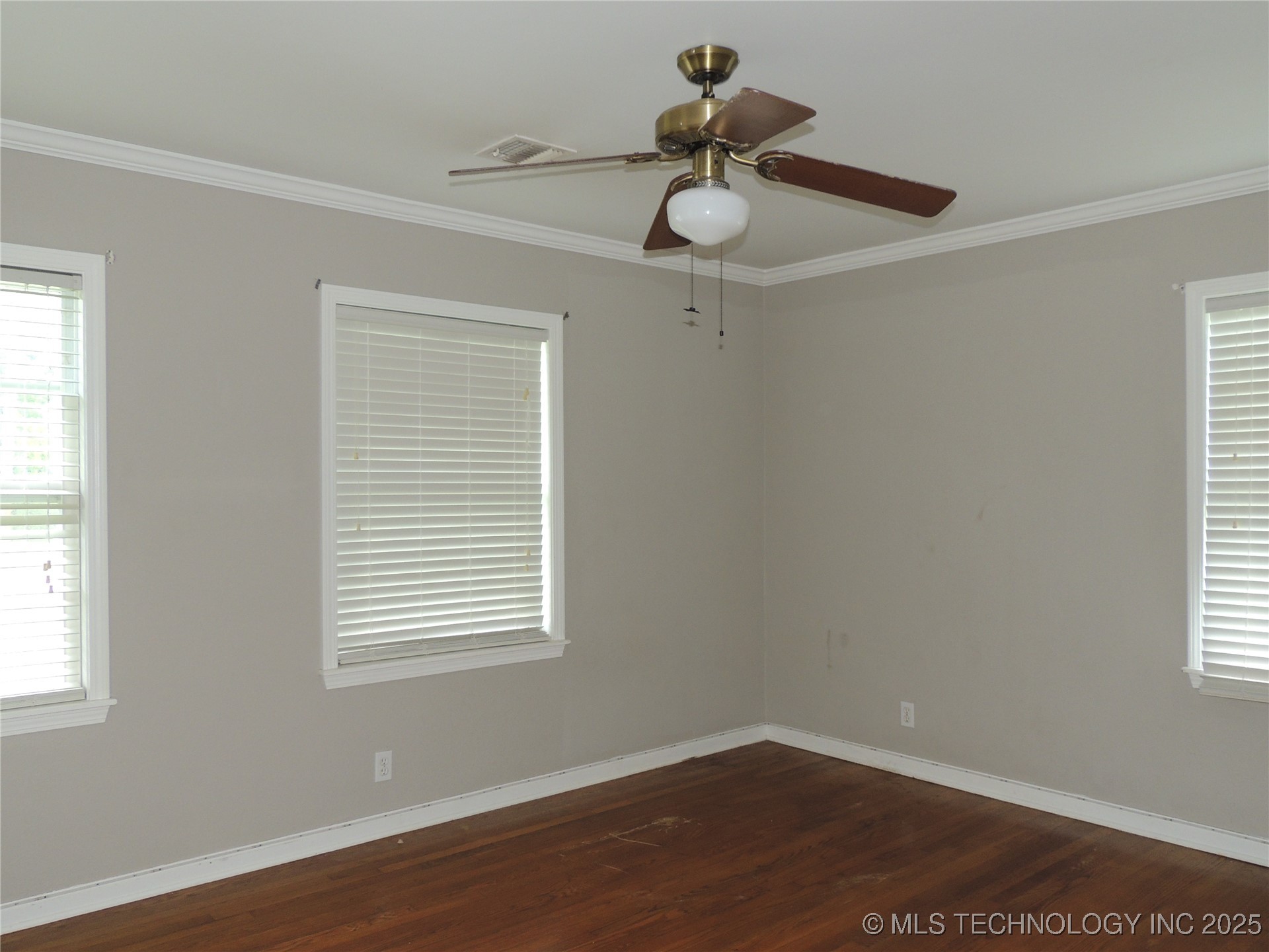 906 S 85th East Avenue Property Photo 30