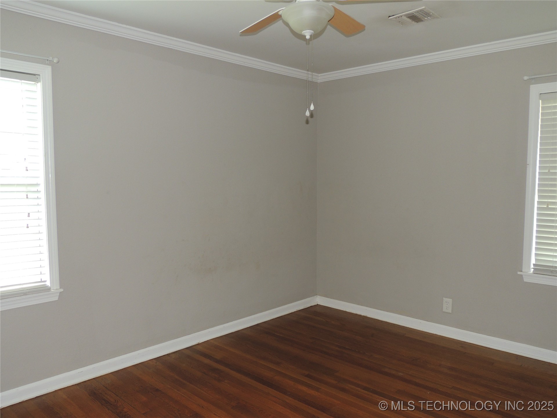 906 S 85th East Avenue Property Photo 32