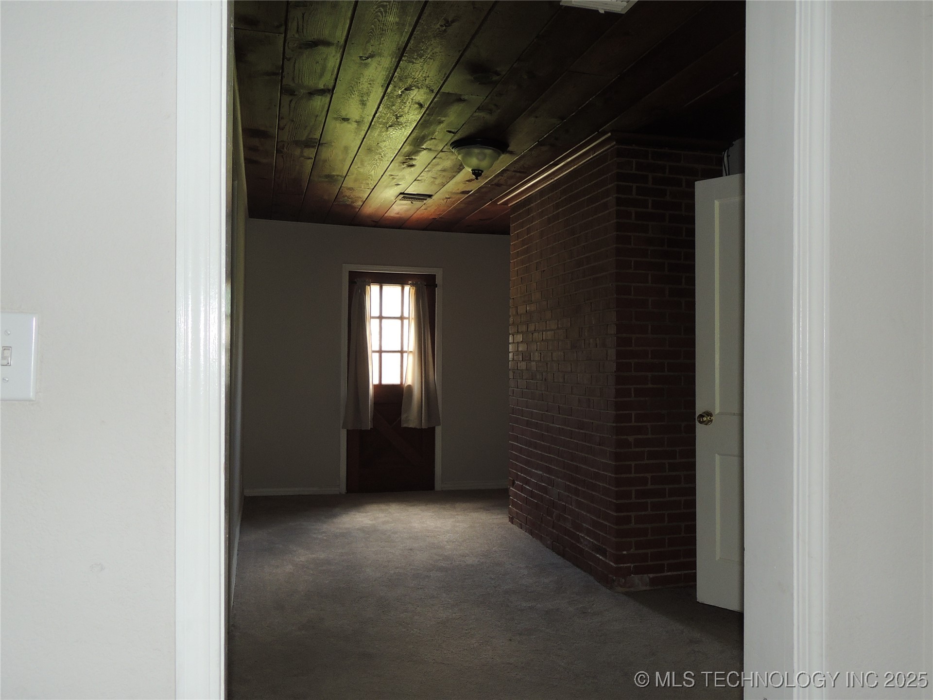 906 S 85th East Avenue Property Photo 35