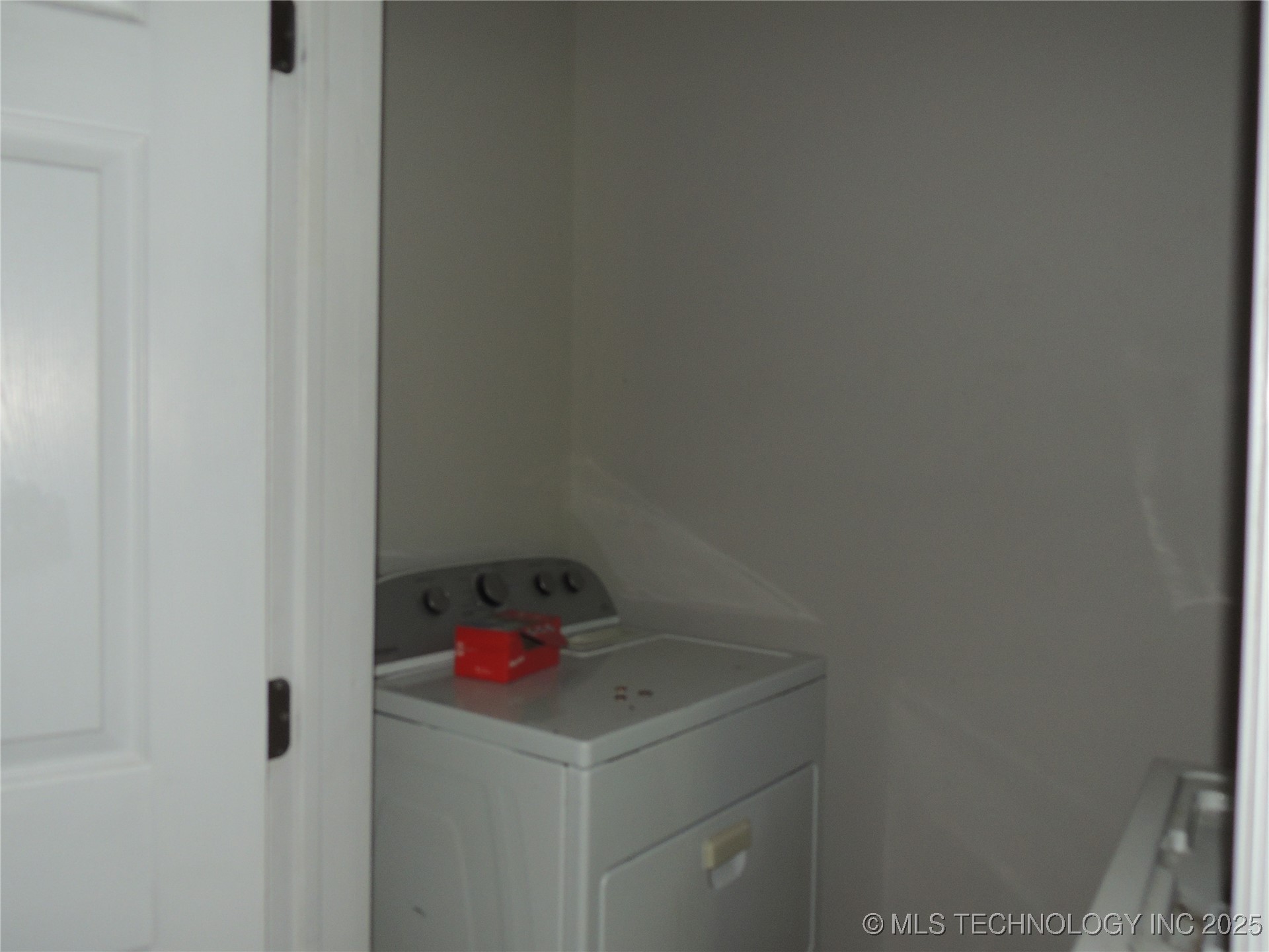 906 S 85th East Avenue Property Photo 44