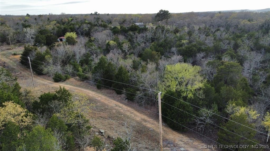 001 E Oak Drive Property Photo 3