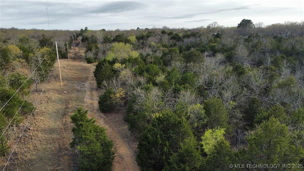 001 E Oak Drive Property Photo 5
