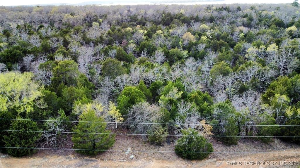 001 E Oak Drive Property Photo 6