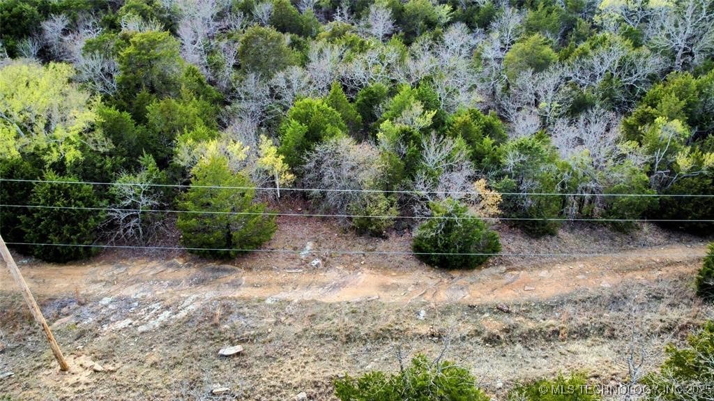 001 E Oak Drive Property Photo 7