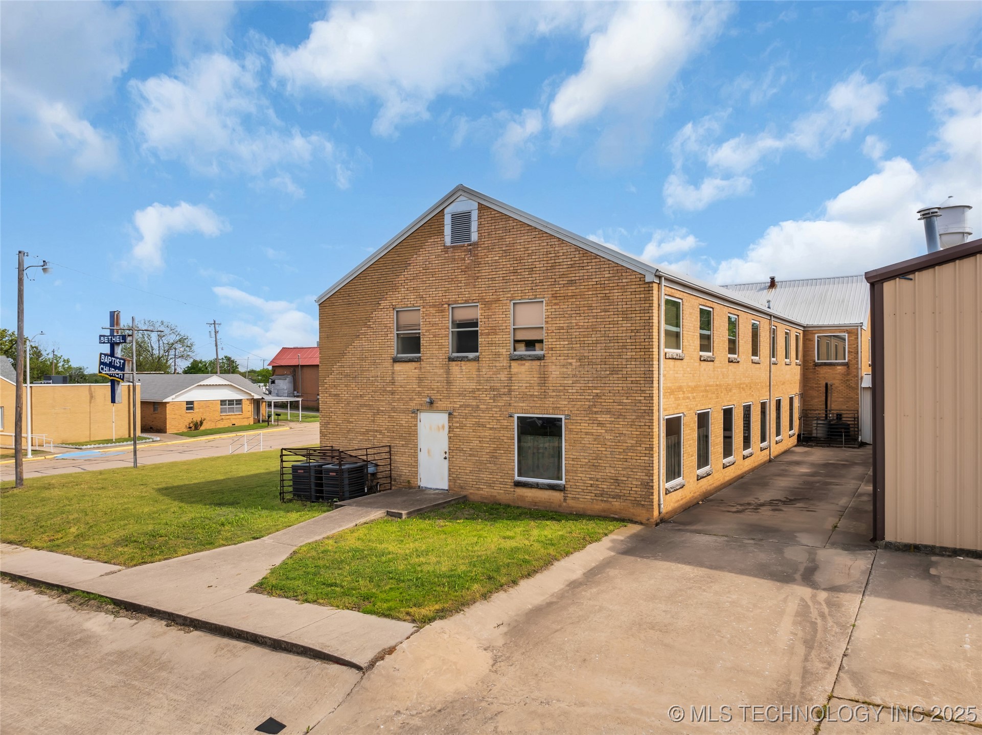 727 4th Street Property Photo 36