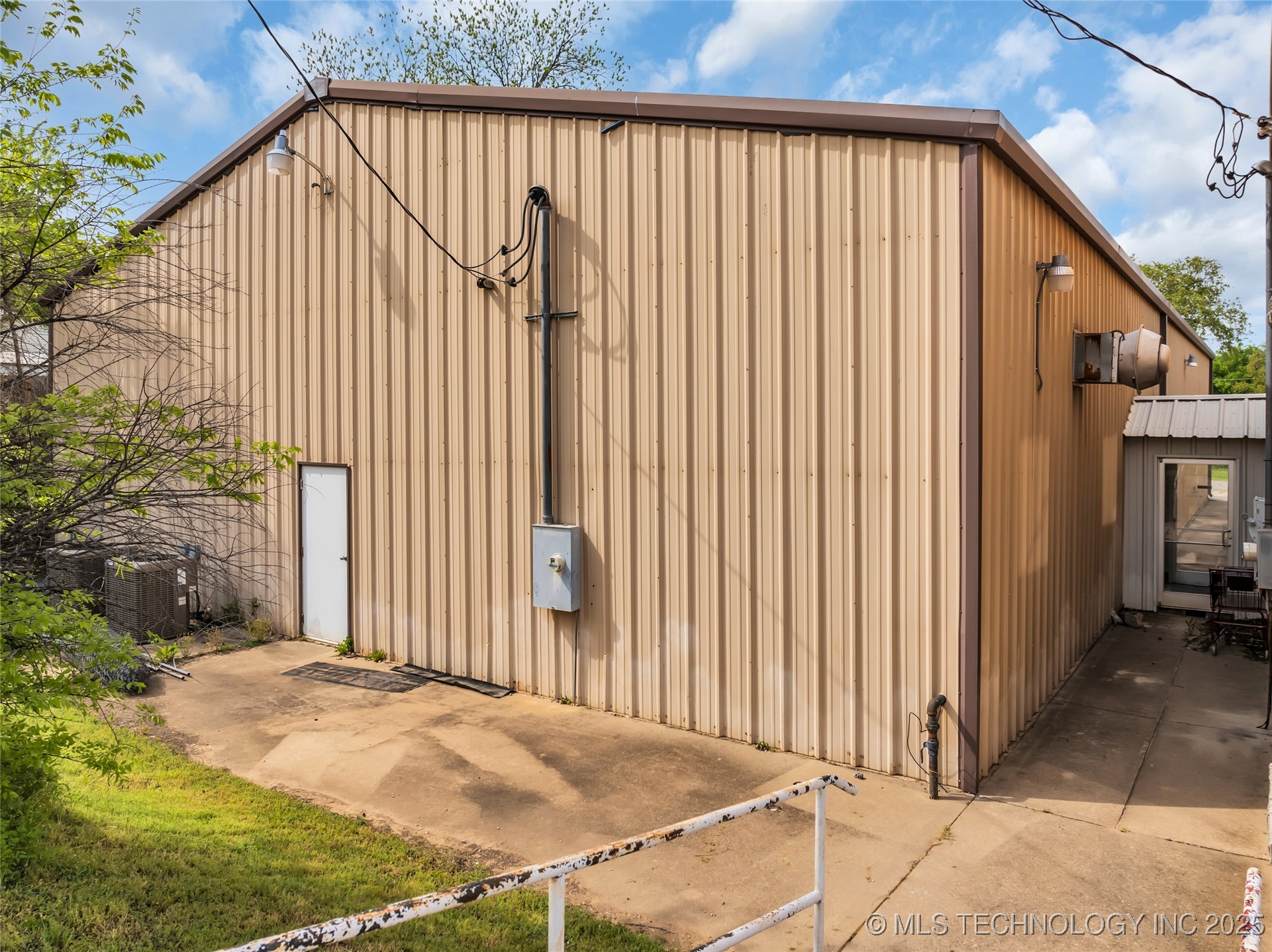 727 4th Street Property Photo 37