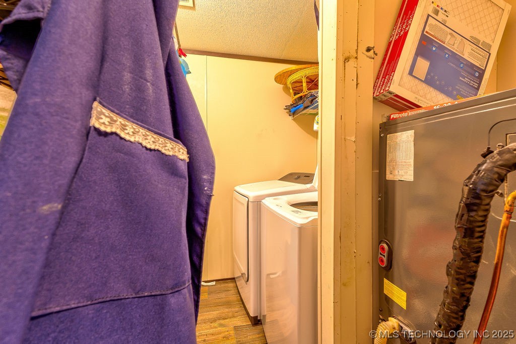 468568 E 970 Road Property Photo 9