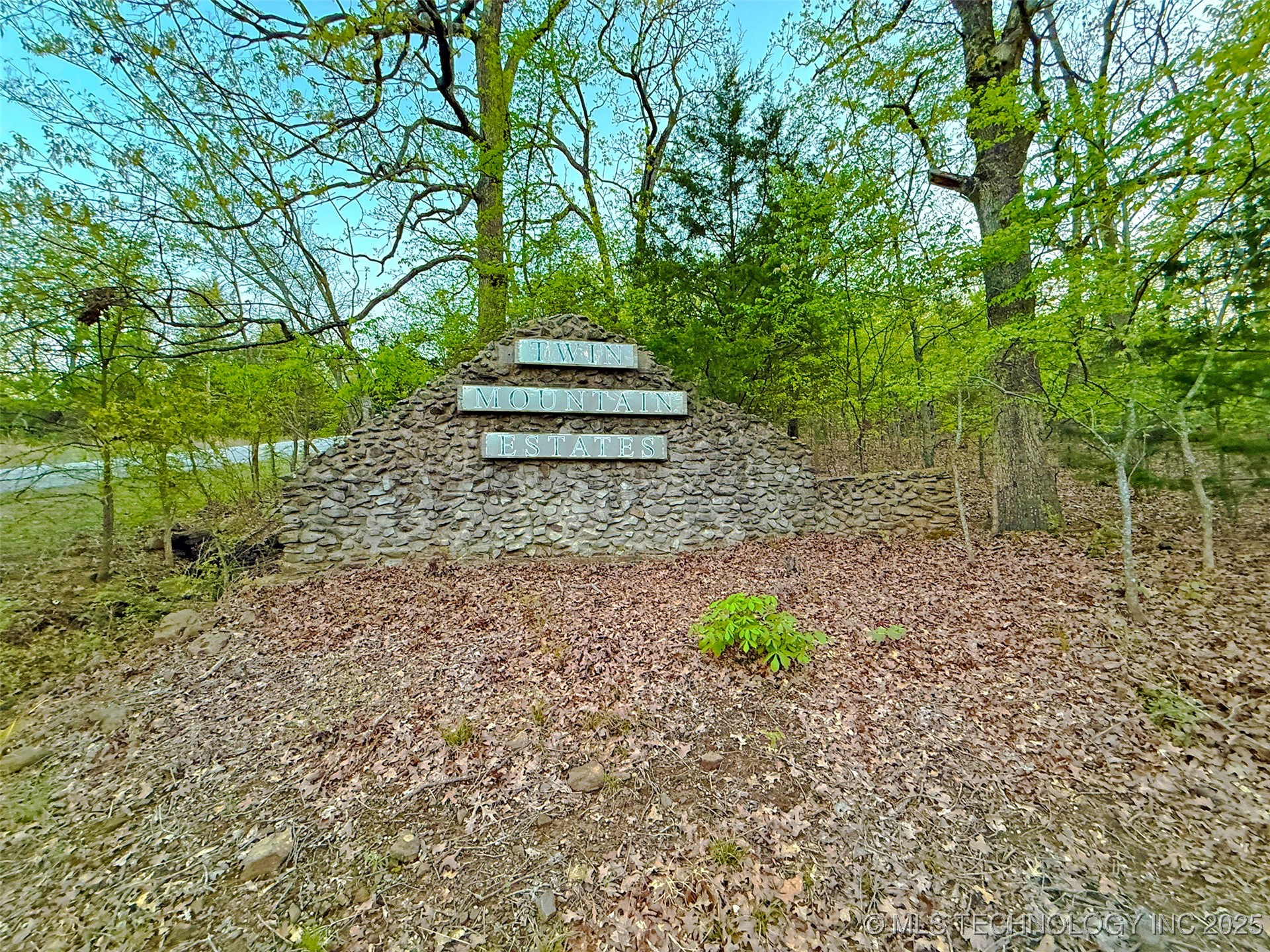 20 E Lakeview Road Property Photo 8