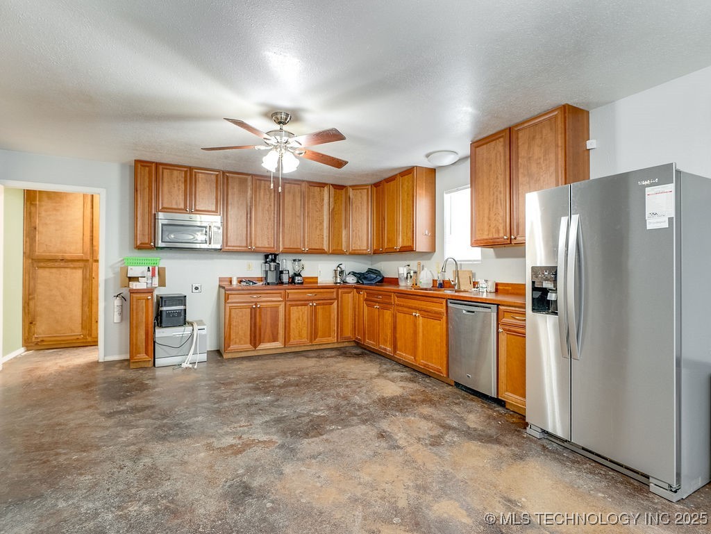 15330 County Road 3480 Property Photo 17