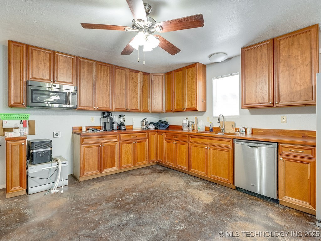 15330 County Road 3480 Property Photo 18