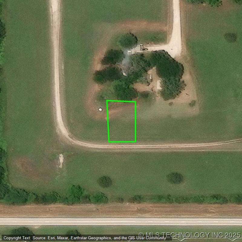 Redbud Property Photo 2