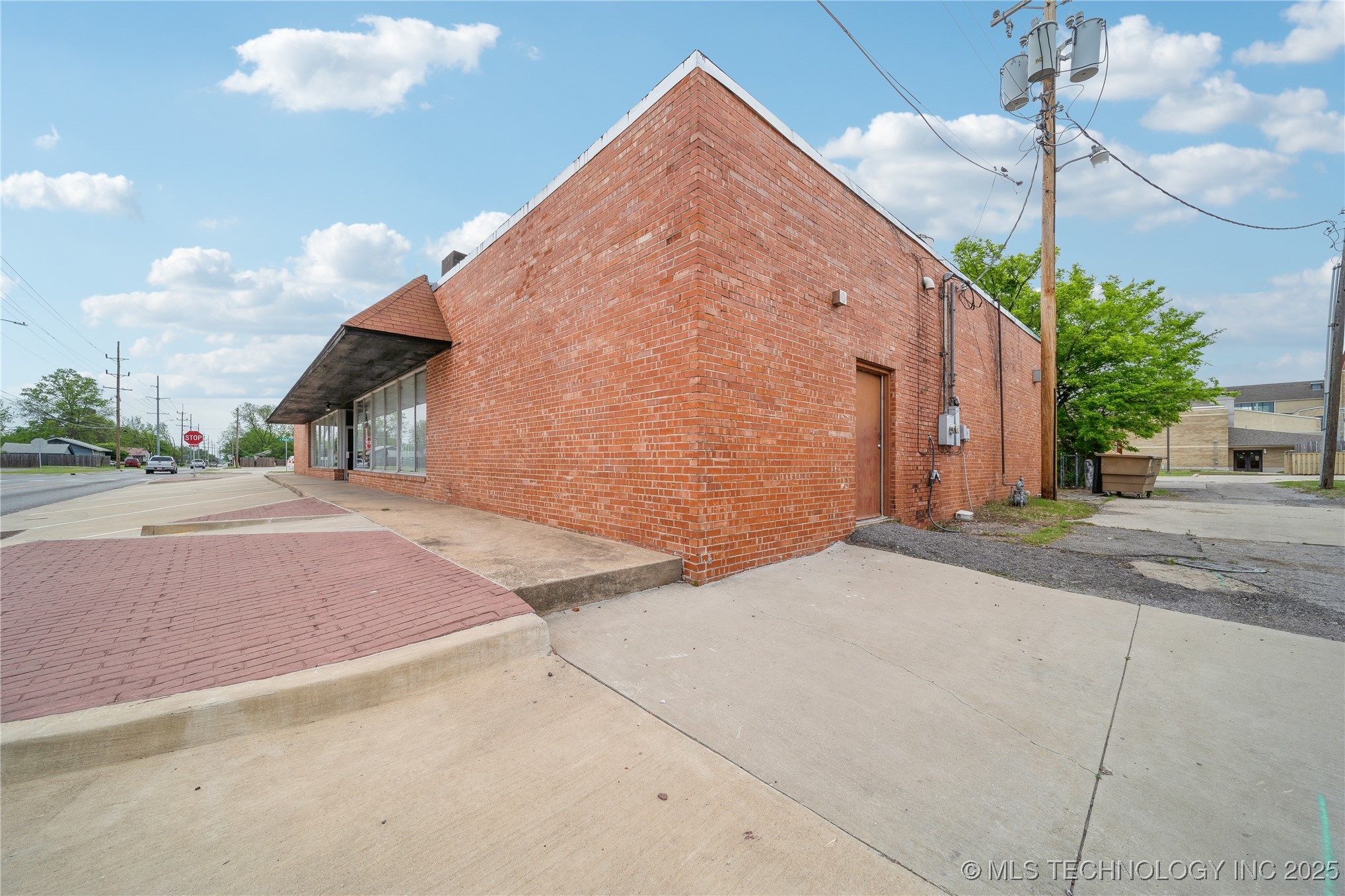 120 N 24th Property Photo 3