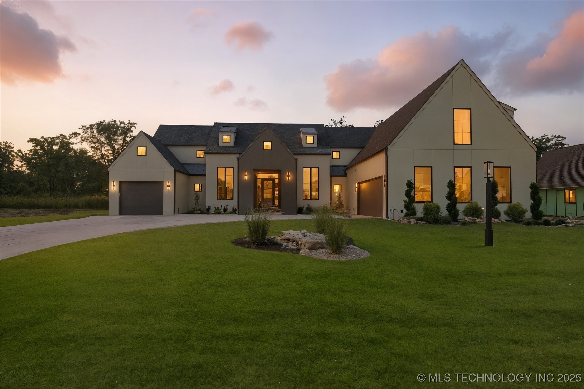 17822 E Patriot Drive Property Photo 1