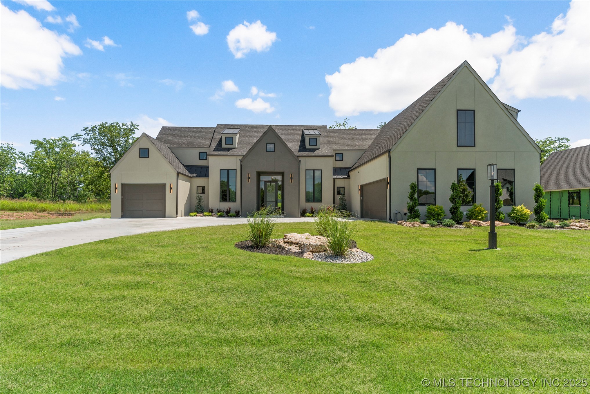 17822 E Patriot Drive Property Photo 2