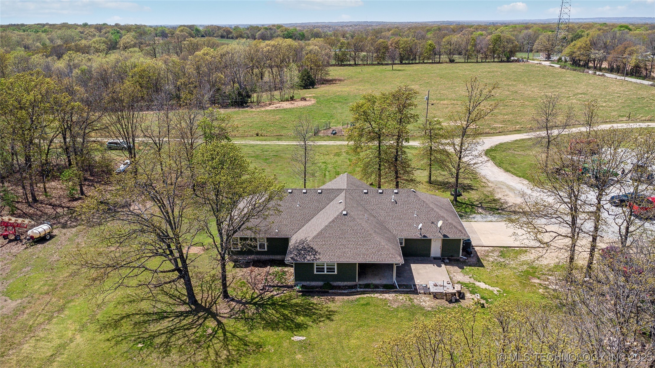 54555 E 340 Road Property Photo 30