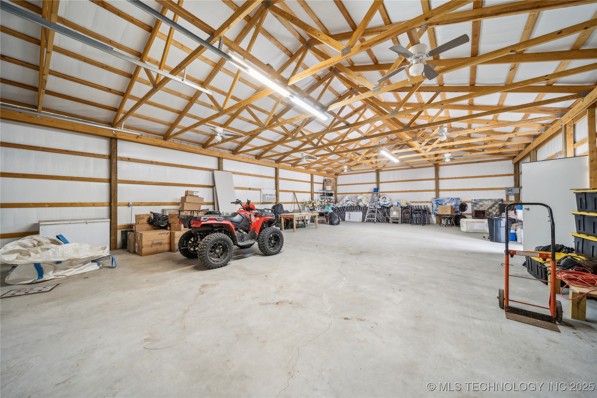 54555 E 340 Road Property Photo 32