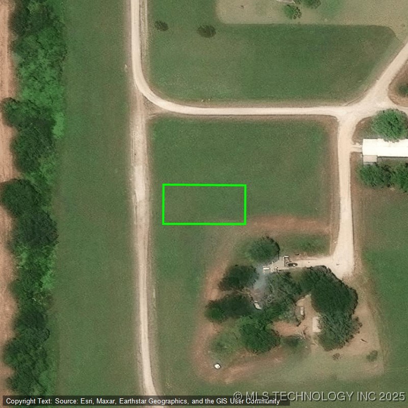 Redbud Property Photo 2